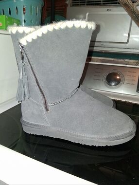 ●●●NWOT●●● LAMB Gray Suede Winter Tassel Boots with Shearling Trim